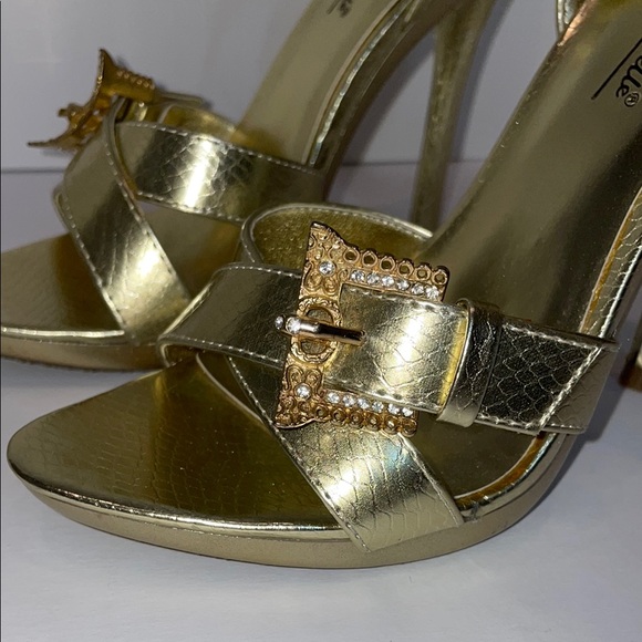 Anne Michelle Gold Heels with Stiletto Heels and Open Toe Design - Picture 7 of 12
